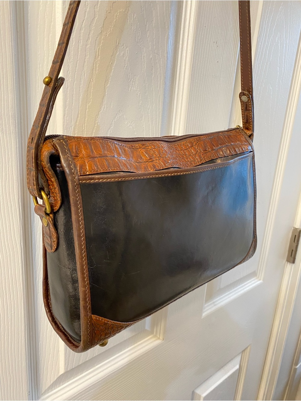 Vintage Brahmin All Leather Luxury Shoulders bag. Great condition clean interior - Picture 4 of 14